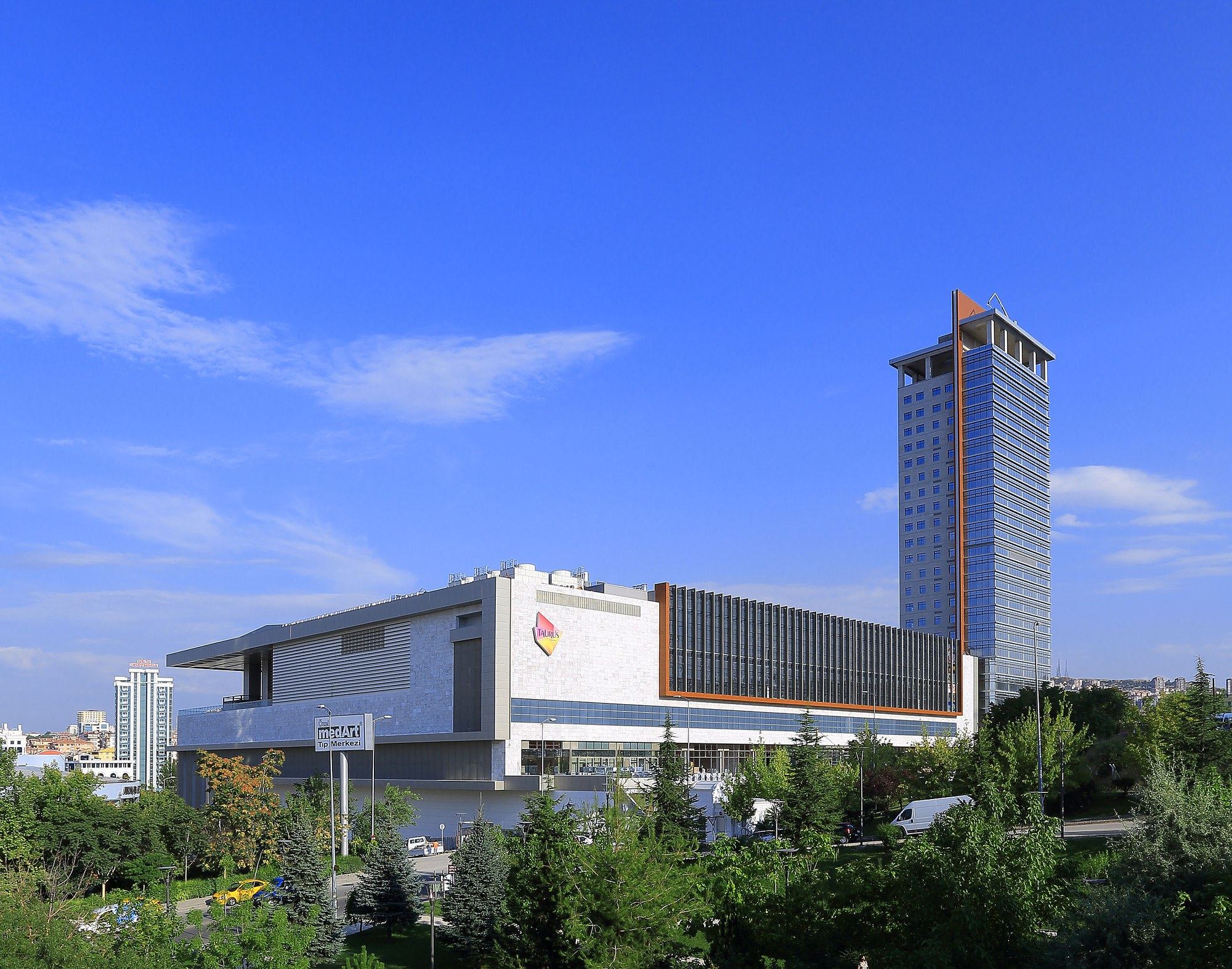 TAURUS ALIŞVERİŞ VE YAŞAM MERKEZİ